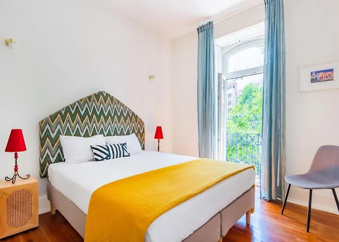 Conde 3bdr Luxury With Balcony Apartment *