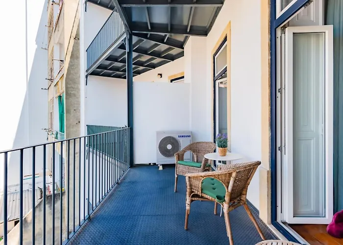 Conde 3bdr Luxury With Balcony Διαμέρισμα *