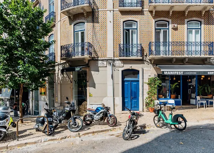 Conde 3bdr Luxury With Balcony Διαμέρισμα